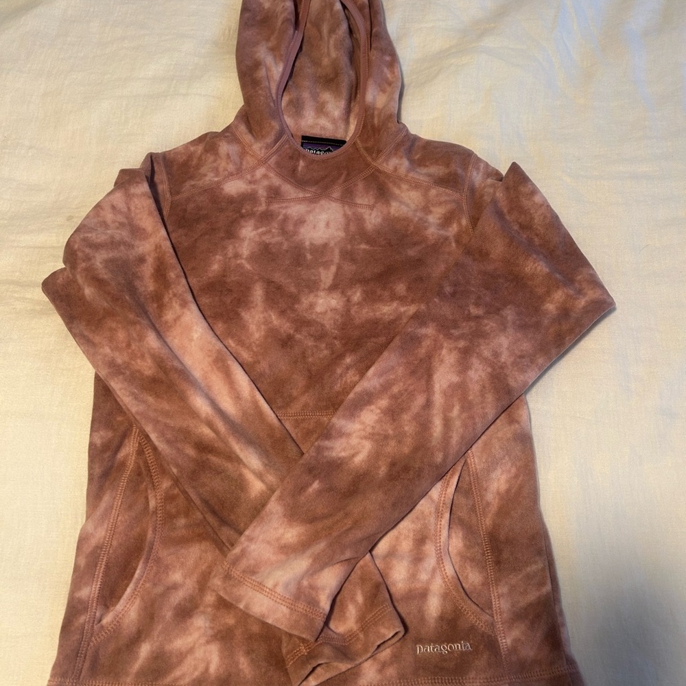 Patagonia Synchilla Micro D-Luxe Hoody in Tie Dye Dusty Rose Pink
